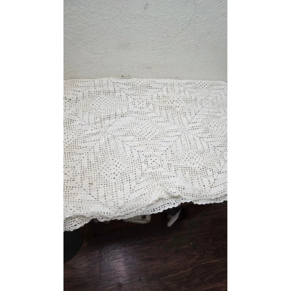 VTG Unbranded Crochet Tablecloth Cream Boho Geometric Starburst Y2k 46 x 74